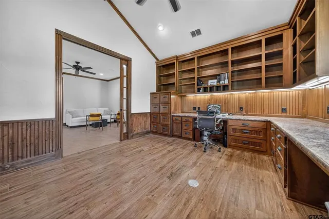 $1,395,000 | 14052 Pine Overlook Drive, Flint, TX 75762