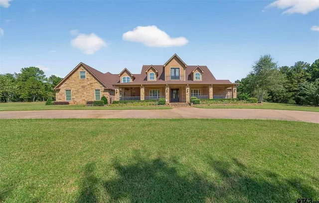 $1,395,000 | 14052 Pine Overlook Drive, Flint, TX 75762
