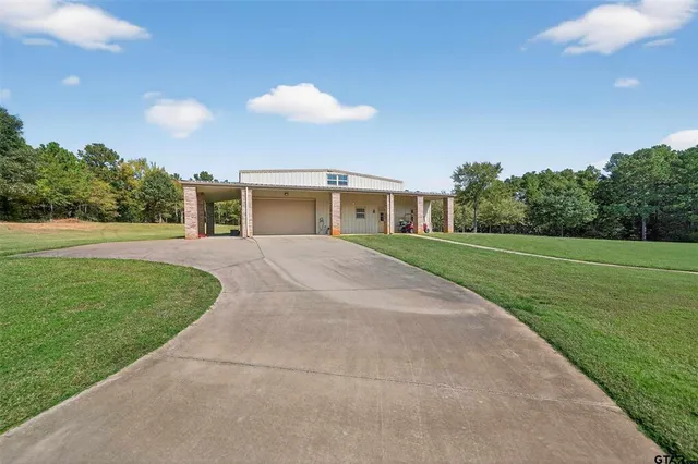 $1,395,000 | 14052 Pine Overlook Drive, Flint, TX 75762