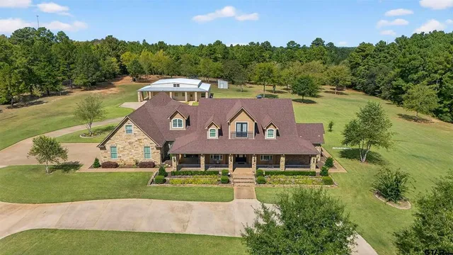 $1,395,000 | 14052 Pine Overlook Drive, Flint, TX 75762