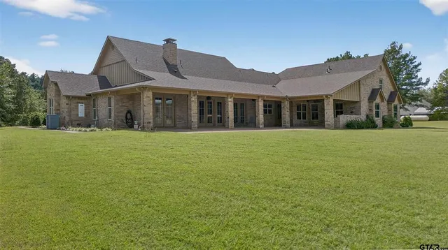 $1,395,000 | 14052 Pine Overlook Drive, Flint, TX 75762