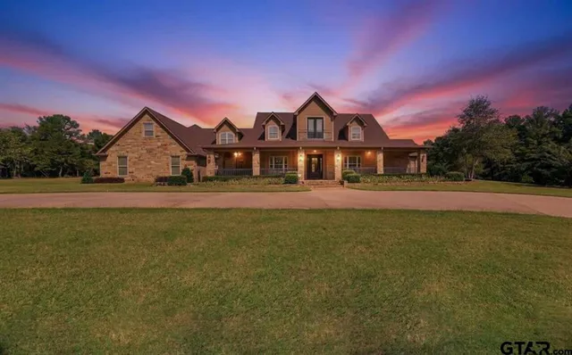 $1,395,000 | 14052 Pine Overlook Drive, Flint, TX 75762