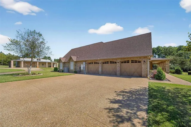 $1,395,000 | 14052 Pine Overlook Drive, Flint, TX 75762