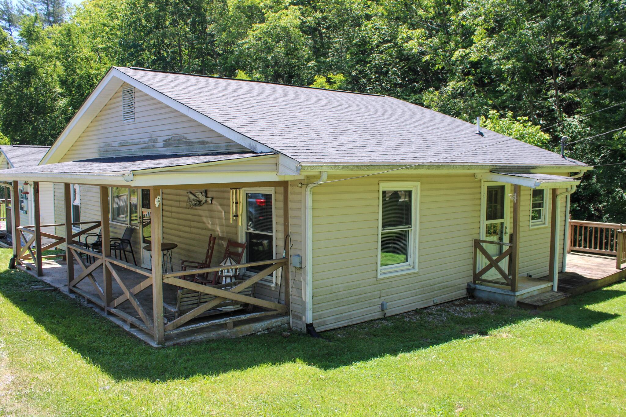 6097 Blue Ridge Turnpike Fincastle, VA 24090 - Photo 1 of 14 1000326533