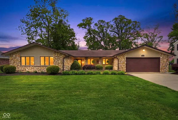 $295,000 | 2215 West Woodmont Drive, Muncie, IN 47304