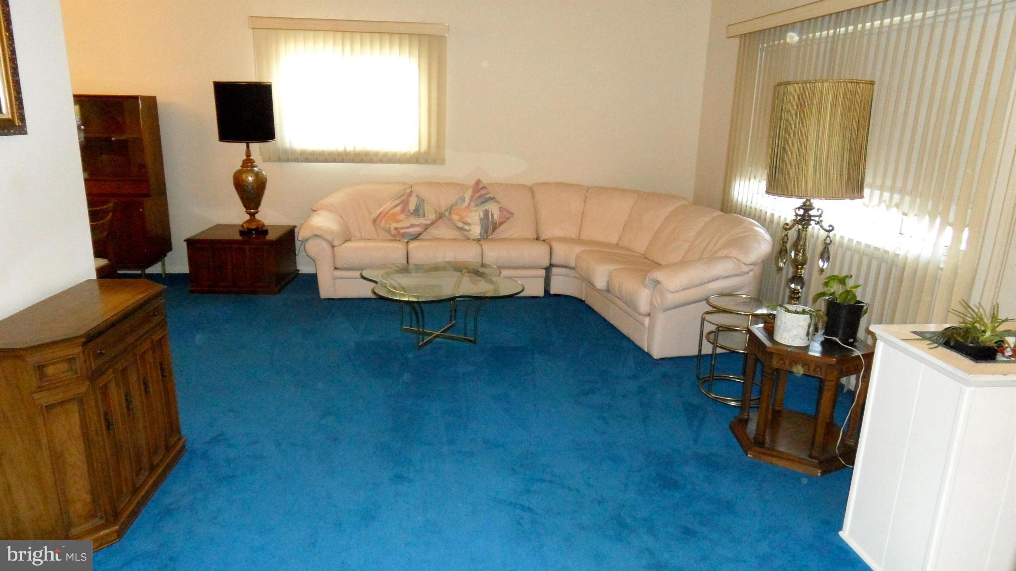 809 Hopewood Road Baltimore, MD 21208 - Photo 3 of 25 Living Room