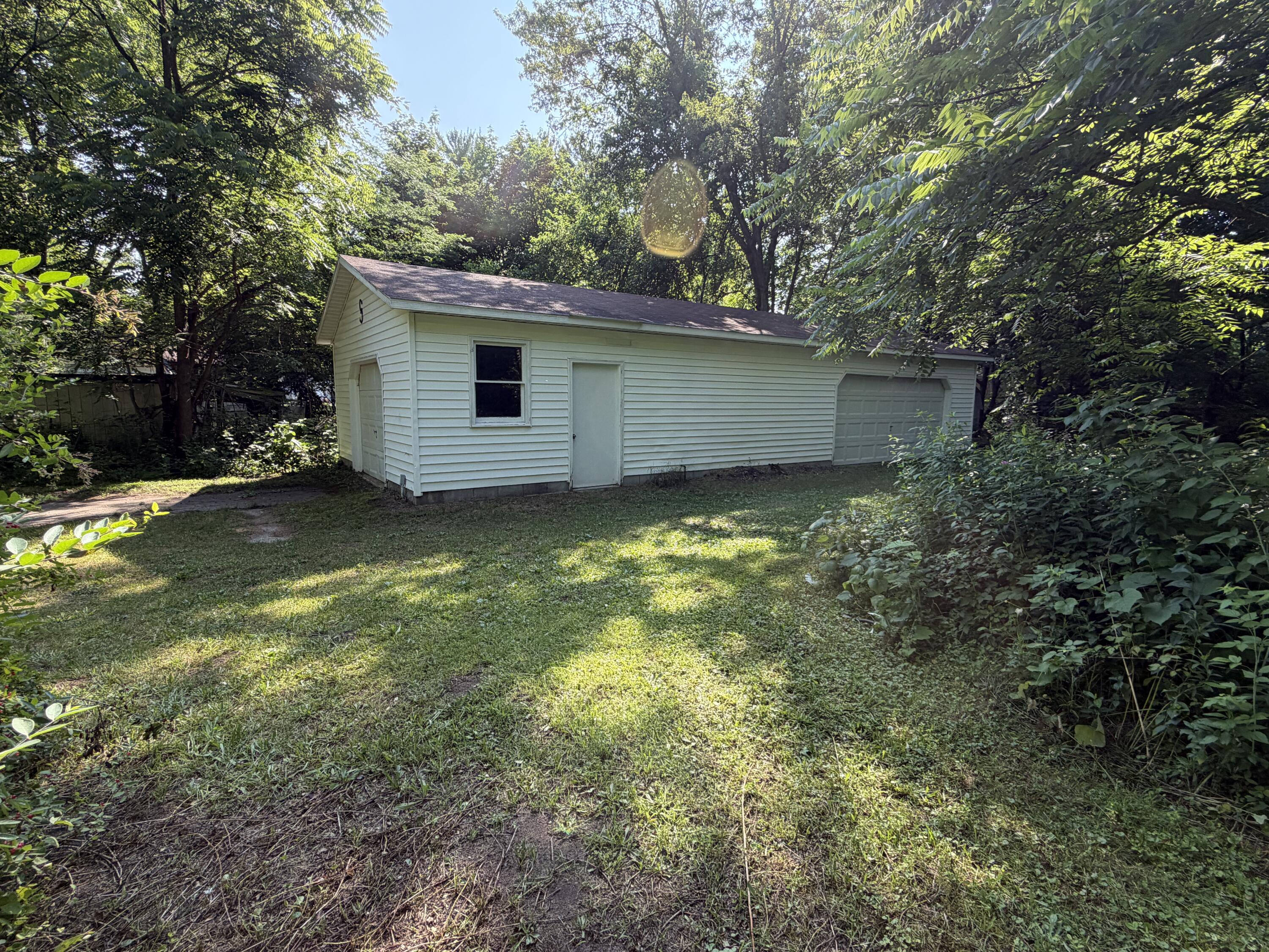 1968 Holton Road Muskegon, MI 49445 - Photo 7 of 39 IMG_2839