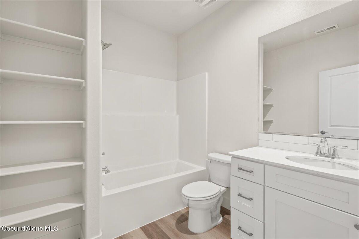 759 North Galbraith Loop Post Falls, ID 83854 - Photo 22 of 29 Main Bathroom