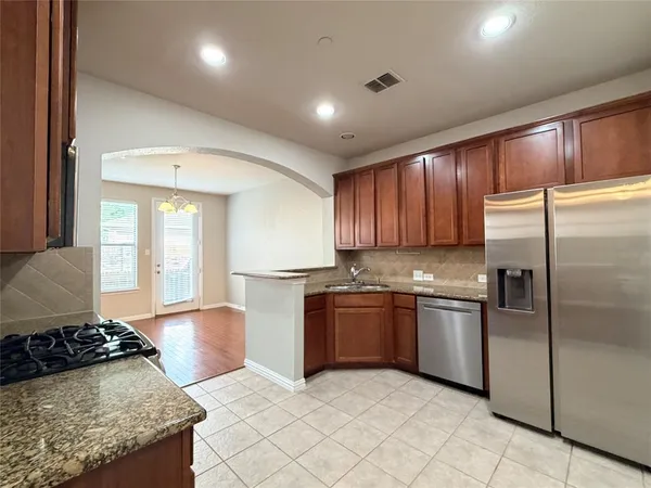 $2,300 | 802 Apple Hill Drive, Allen, TX 75013