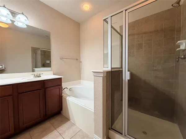 $2,300 | 802 Apple Hill Drive, Allen, TX 75013