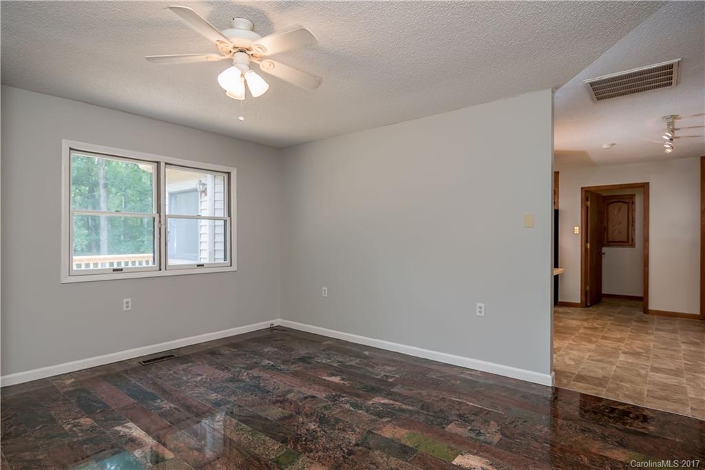 15324 Thomas Road Charlotte, NC 28278 - Photo 8 of 23