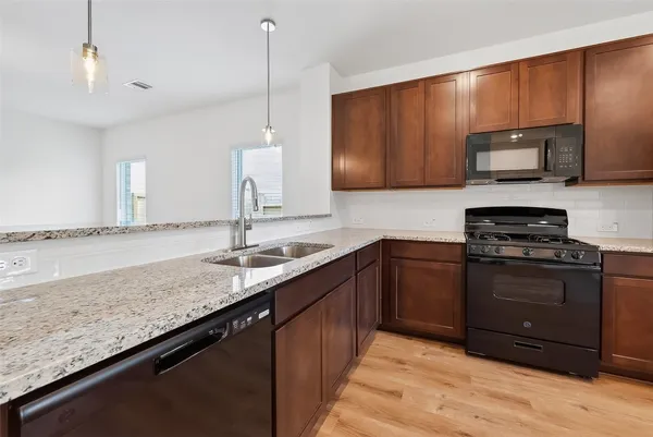 $2,100 | 4506 Blue Mountain Laurel Street, Pinehurst, TX 77362