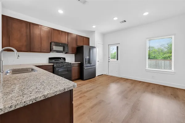 $2,100 | 4506 Blue Mountain Laurel Street, Pinehurst, TX 77362