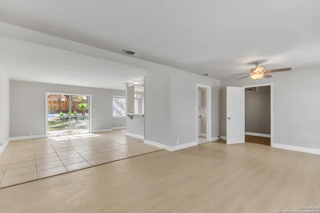 a view of livingroom with hardwood