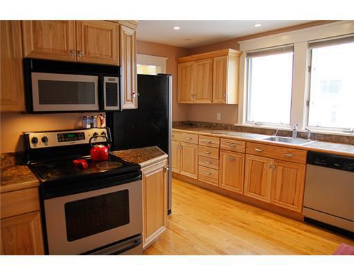 251 Spring Street, Unit 3 Portland, ME 04102 - Photo 8 of 13 Kitchen.