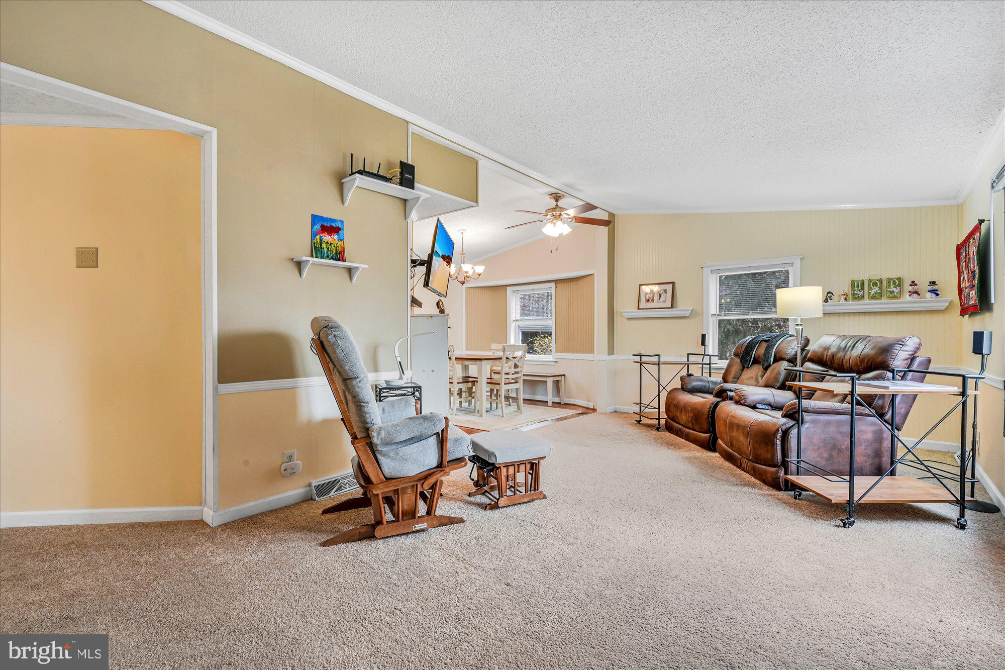 9 Ash Drive Manheim, PA 17545 - Photo 5 of 28 Living Room