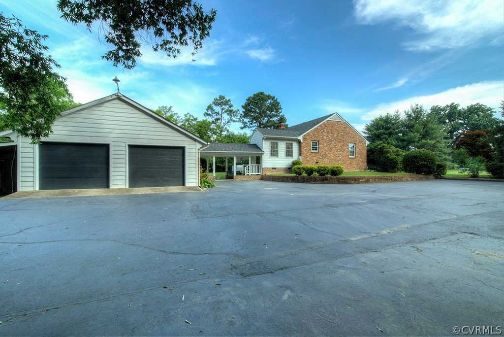 2853 New Market Road Richmond, VA 23231 - Photo 2 of 39 Attached Oversized 2-Car Garage Accessed from Hous