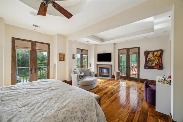 $3,949,999 | 322 Crest Wood Drive, Houston, TX 77007