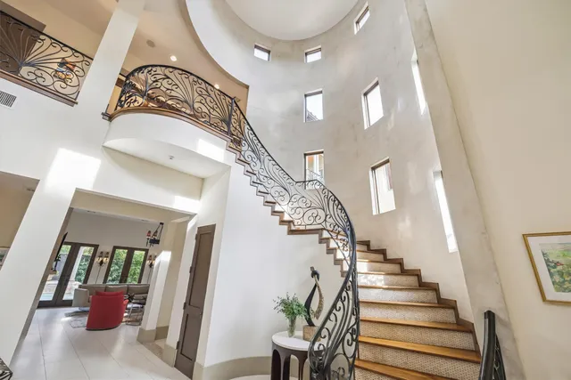 a very nice looking room with many windows