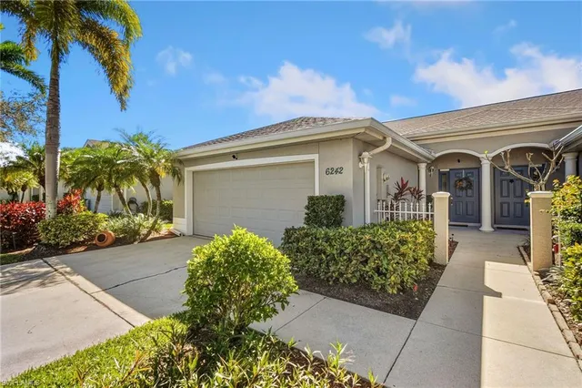 $399,000 | 6242 Mandalay Circle, Unit 55, Naples, FL 34112