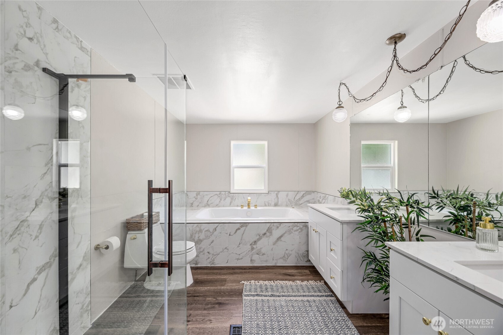 1017 Southwest 106th Street Seattle, WA 98146 - Photo 11 of 39 Gallery Image 11