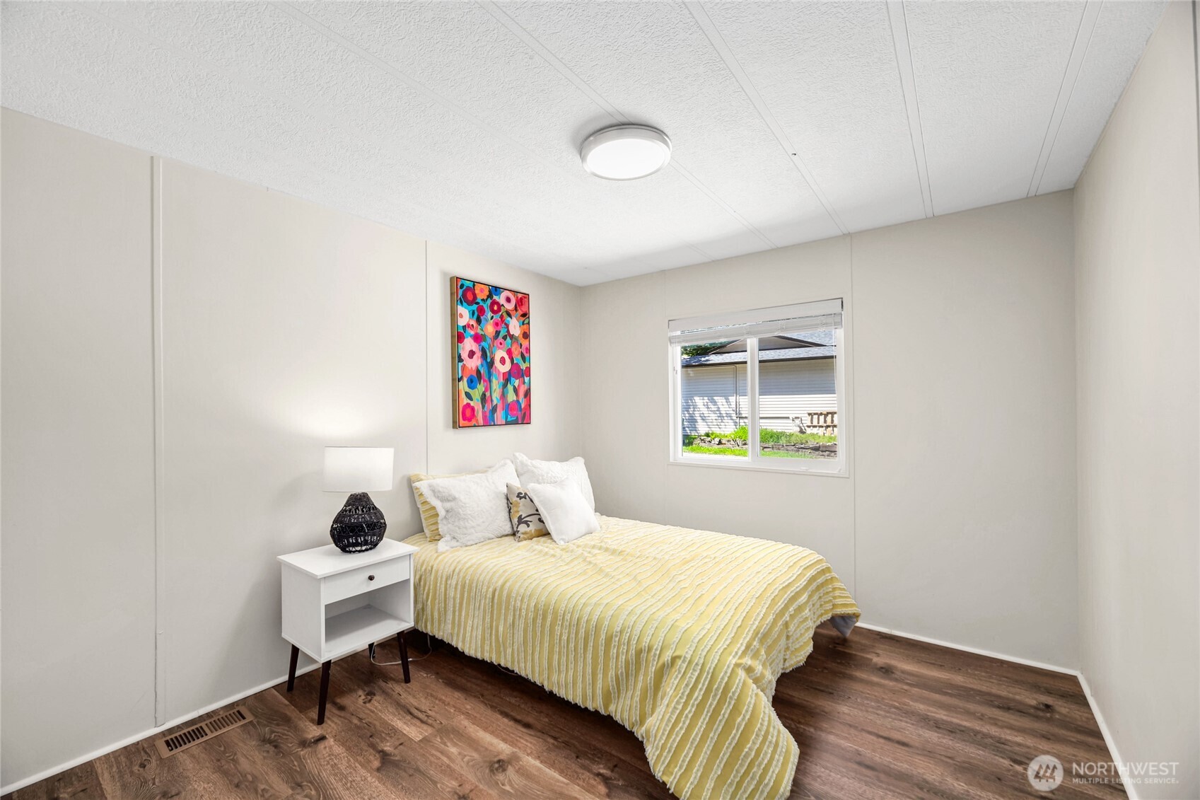 1017 Southwest 106th Street Seattle, WA 98146 - Photo 13 of 39 Gallery Image 13