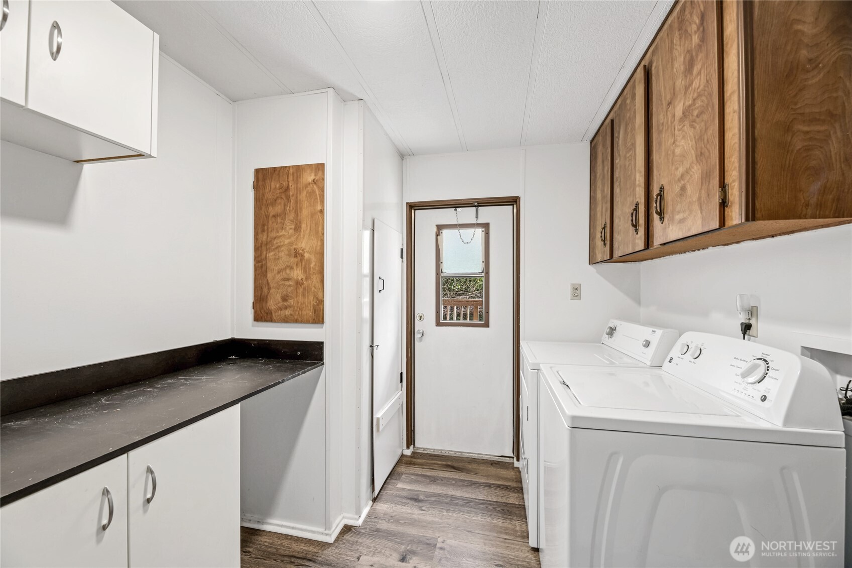 1017 Southwest 106th Street Seattle, WA 98146 - Photo 16 of 39 Gallery Image 16