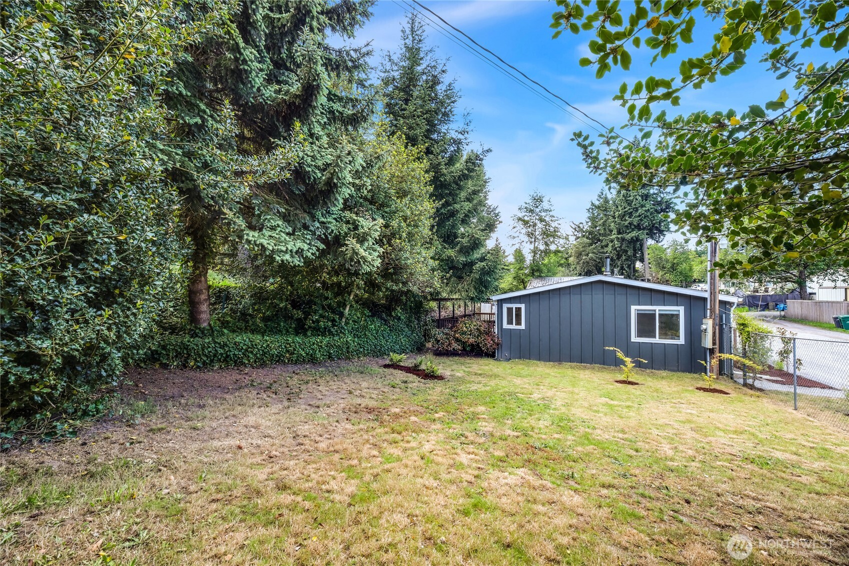 1017 Southwest 106th Street Seattle, WA 98146 - Photo 21 of 39 Gallery Image 21