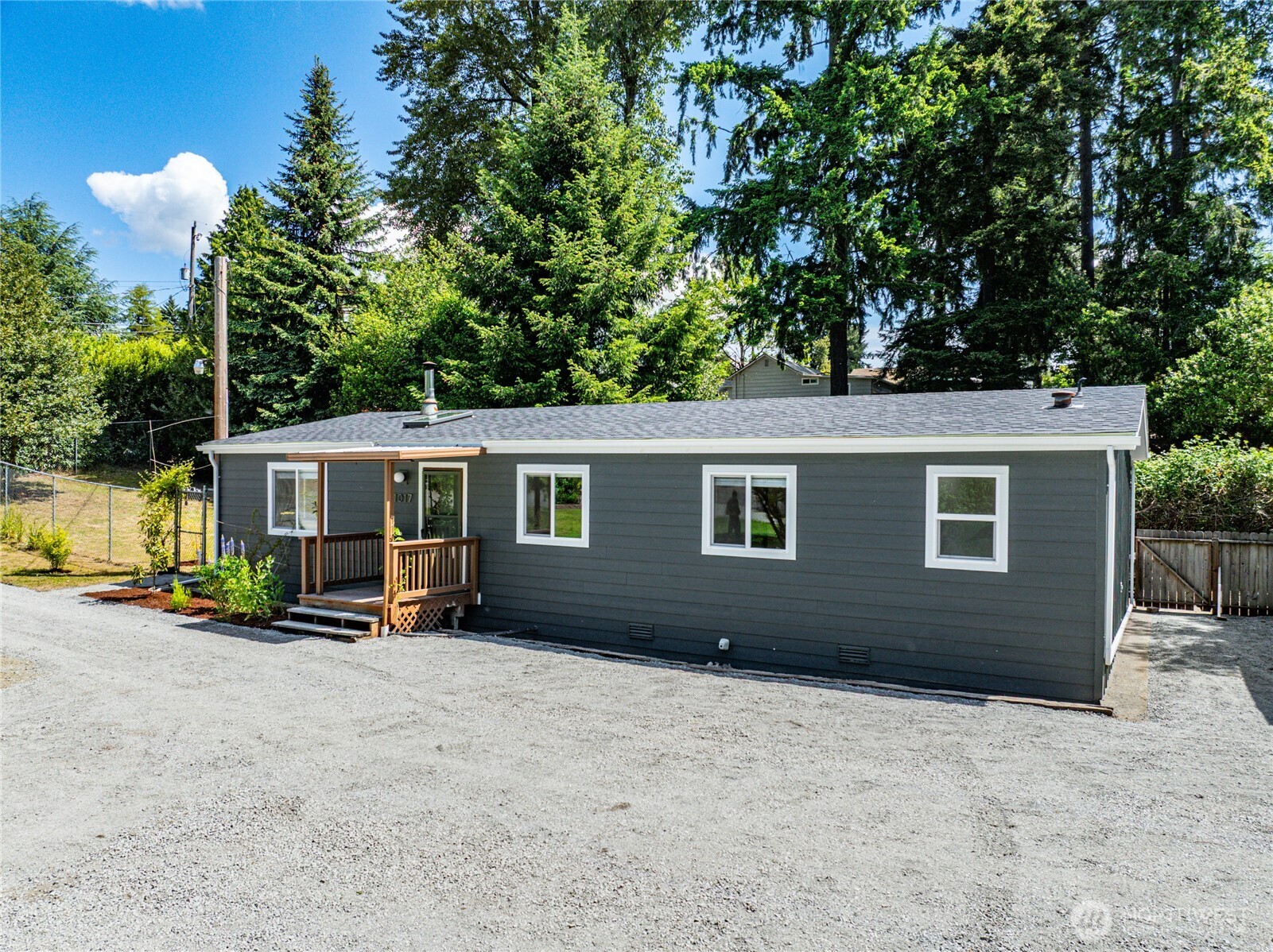 1017 Southwest 106th Street Seattle, WA 98146 - Photo 22 of 39 Gallery Image 22