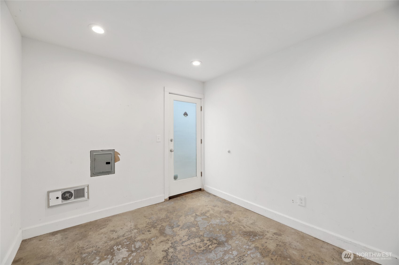 1017 Southwest 106th Street Seattle, WA 98146 - Photo 29 of 39 Gallery Image 29