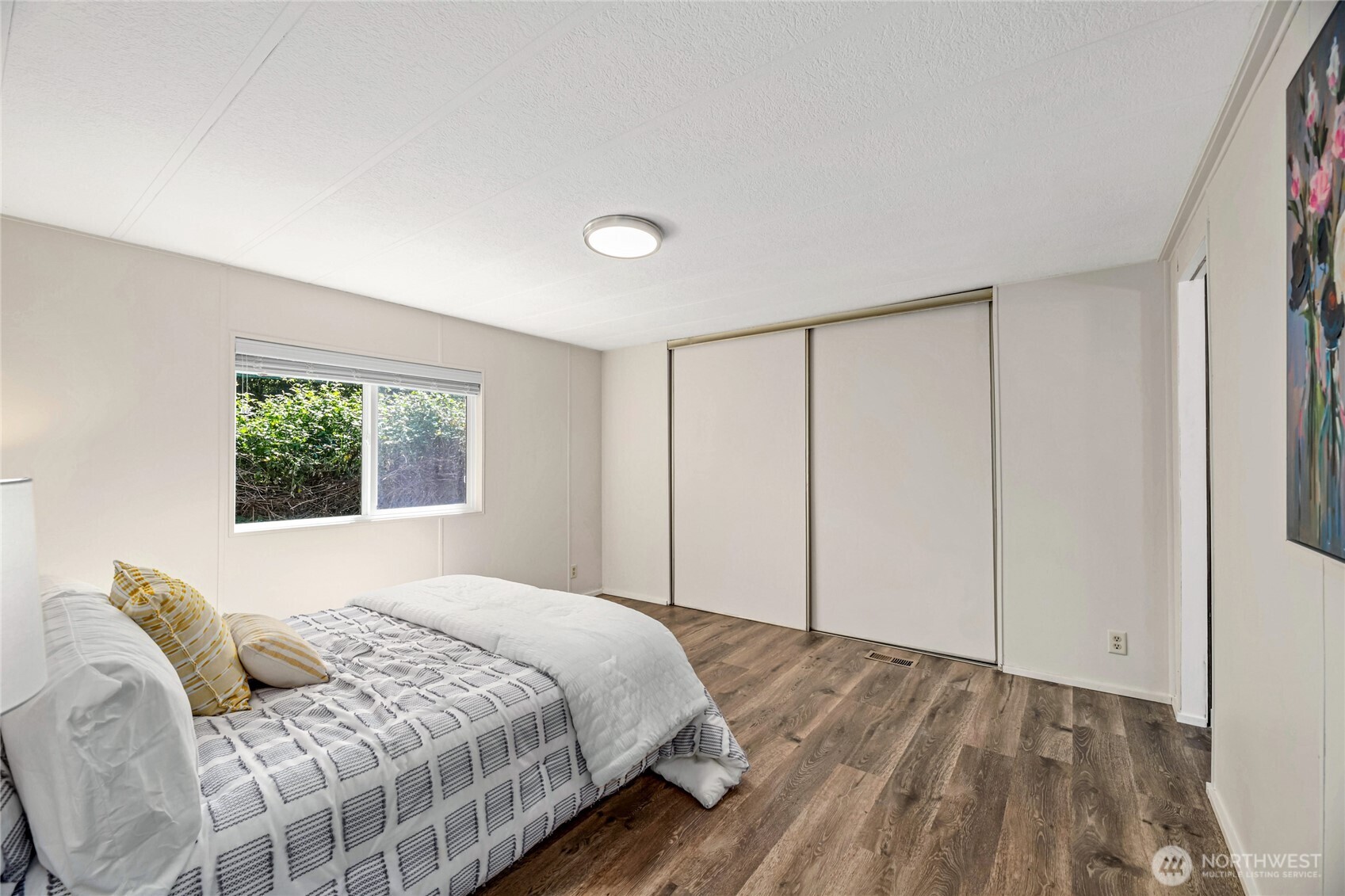 1017 Southwest 106th Street Seattle, WA 98146 - Photo 10 of 39 Gallery Image 10