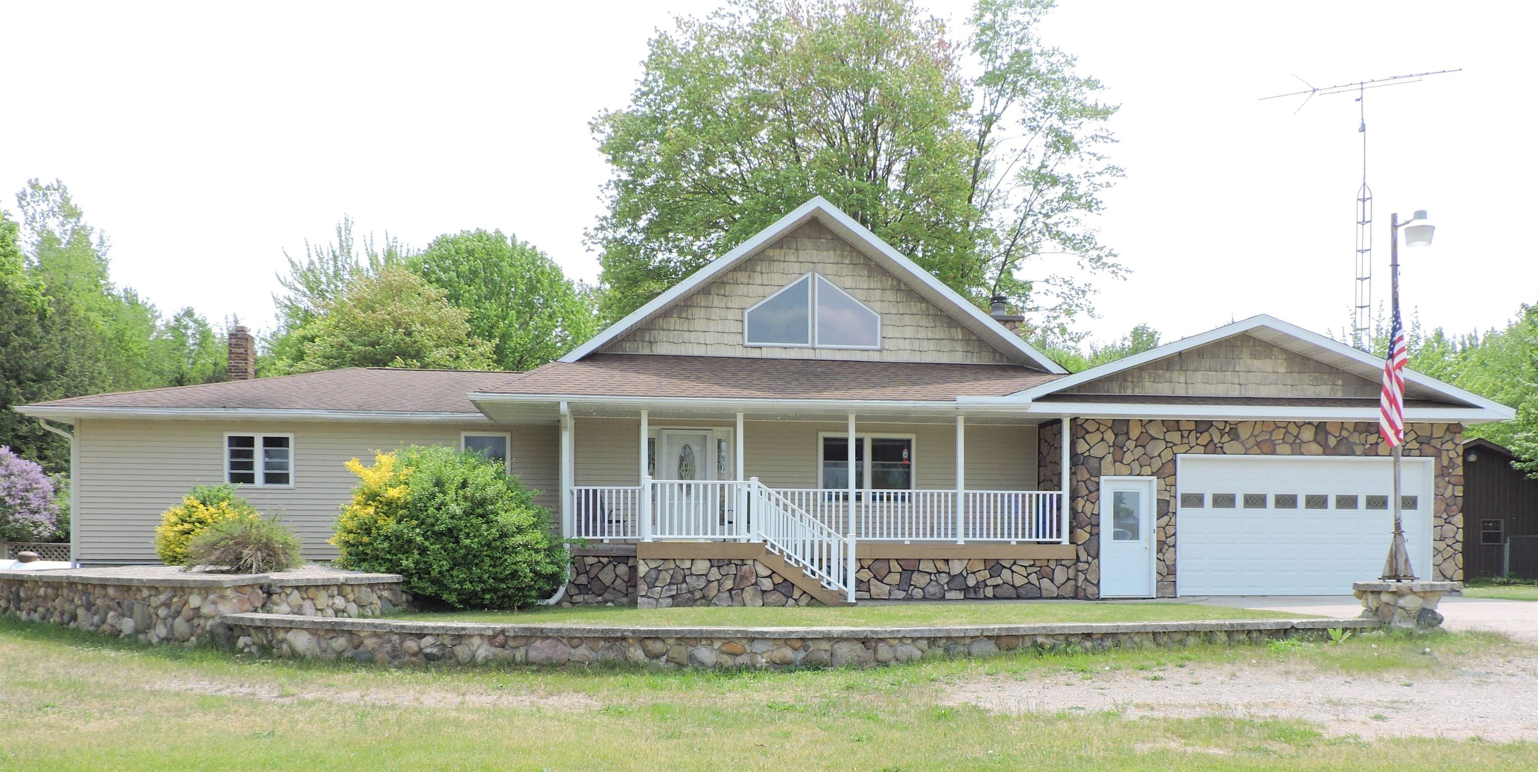 1685 Bentley Road Bentley, MI 48613 - Photo 1 of 55