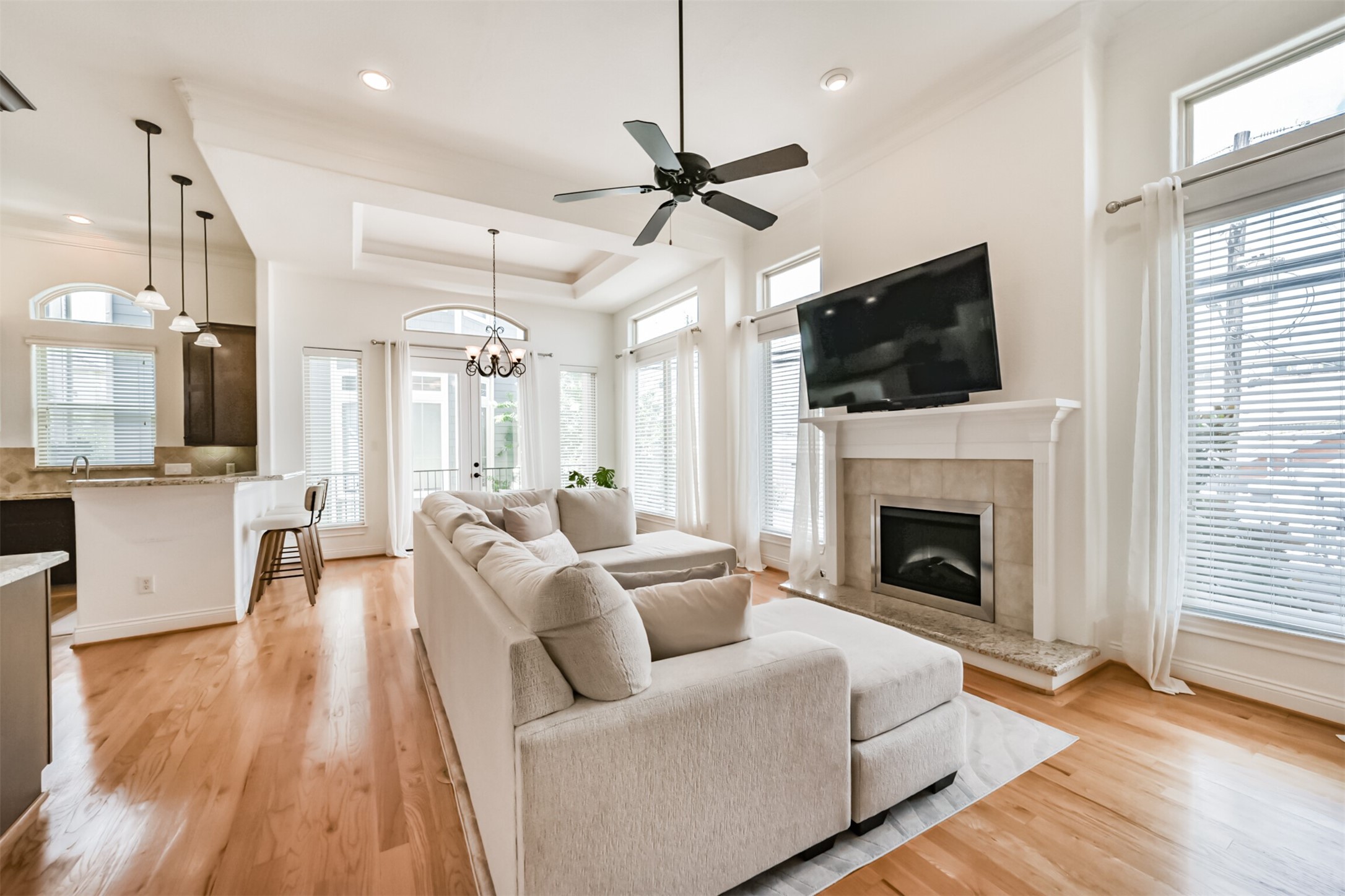 2016 Sabine Street Houston, TX 77007 - Photo 4 of 29