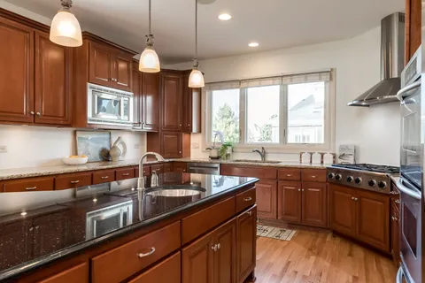 $1,175,000 | 4052 Teak Circle, Naperville, IL 60564