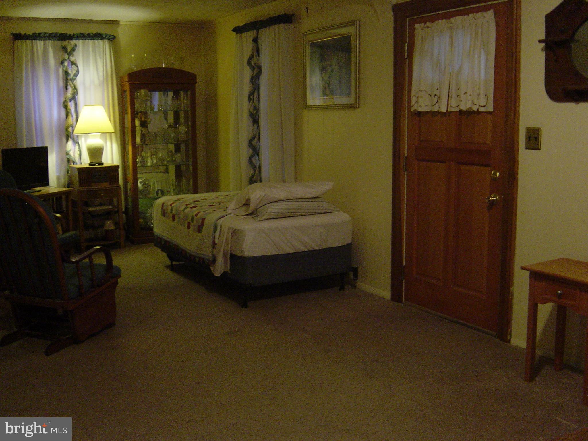 10 Ridgemoor Road Baltimore, MD 21221 - Photo 7 of 18 living room stretches entire width of home