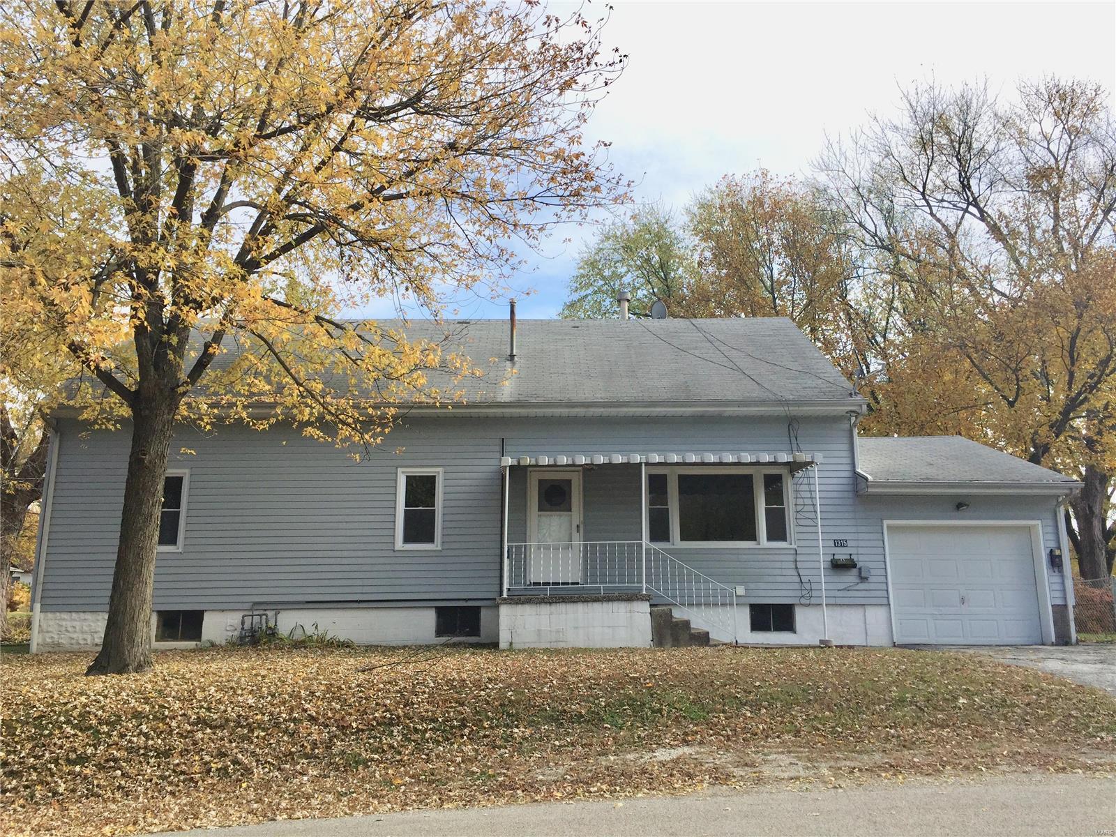 1315 Rixon Street Alton, IL 62002 - Photo 1 of 28 Gallery Image 1