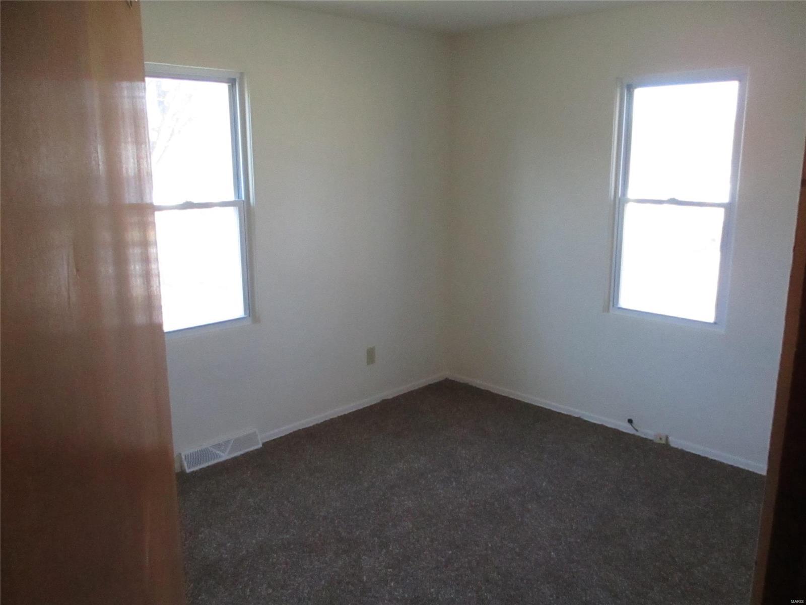 1315 Rixon Street Alton, IL 62002 - Photo 15 of 28 Gallery Image 15
