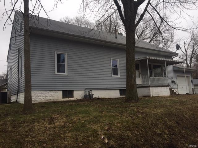 1315 Rixon Street Alton, IL 62002 - Photo 3 of 28 Gallery Image 3