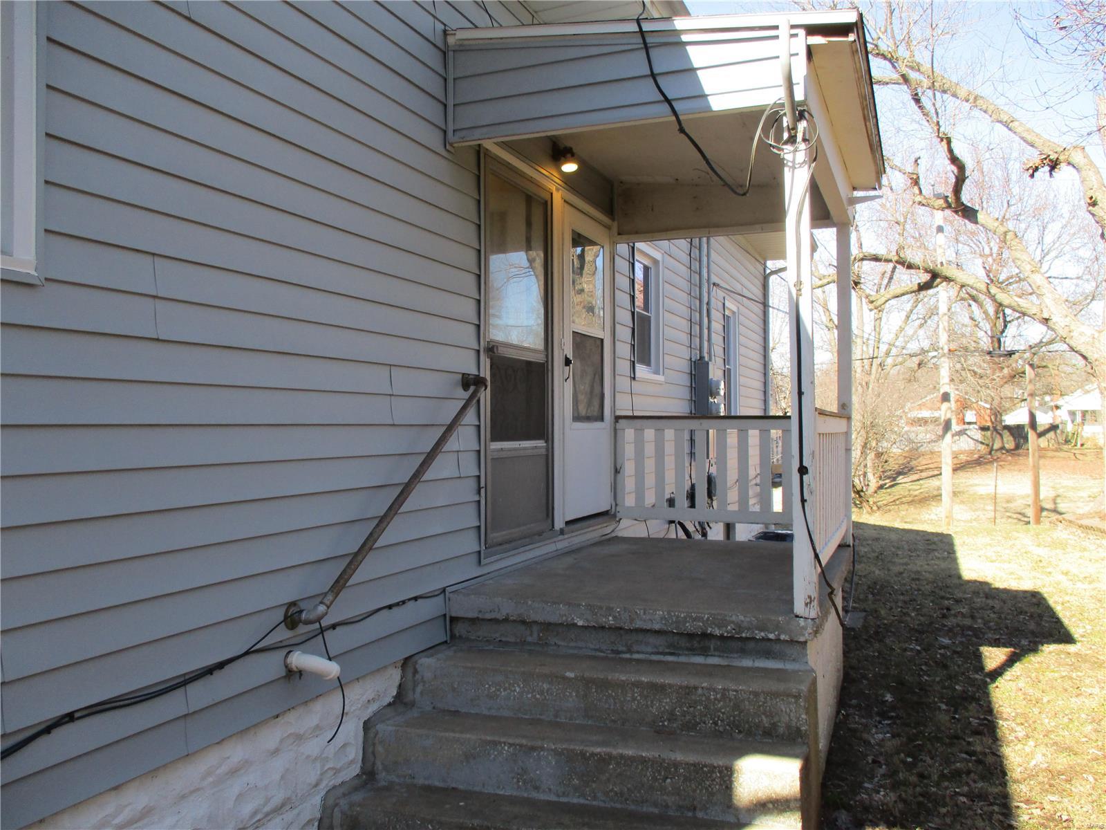 1315 Rixon Street Alton, IL 62002 - Photo 6 of 28 Gallery Image 6