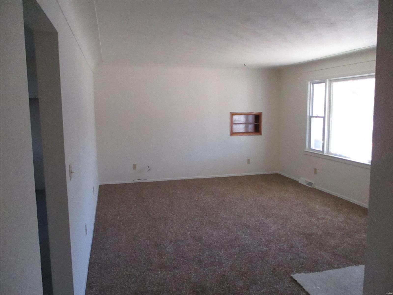 1315 Rixon Street Alton, IL 62002 - Photo 9 of 28 Gallery Image 9
