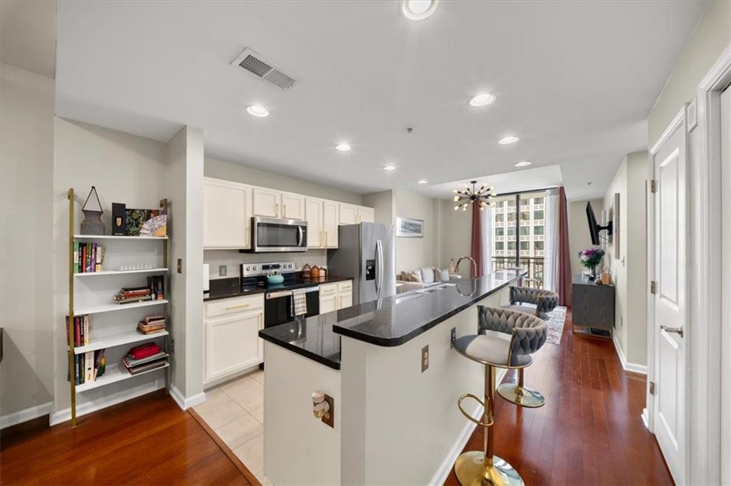 3040 Peachtree Road Northwest, Unit 702 Atlanta, GA 30305 - Photo 10 of 32