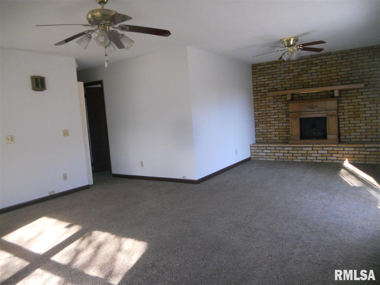 205 East Grande Avenue Rio, IL 61472 - Photo 8 of 17 Gallery Image 8