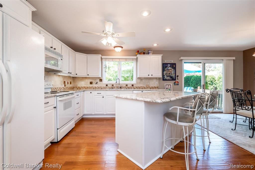 3196 Fairgrove Terrace Rochester Hills, MI 48309 - Photo 7 of 41
