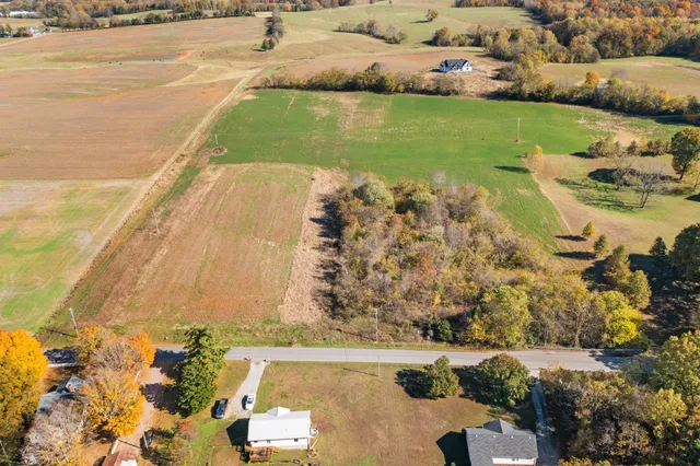 a view of a tennis court
