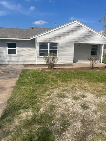 $1,595 | 1005 Southampton Drive, Angleton, TX 77515