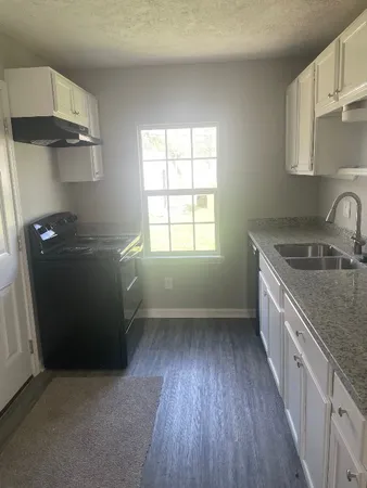 $1,595 | 1005 Southampton Drive, Angleton, TX 77515
