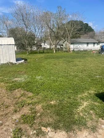 $1,635 | 1005 Southampton Drive, Angleton, TX 77515