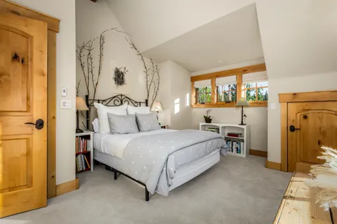 $3,200,000 | 13033 Camp Trail, Truckee, CA 96161