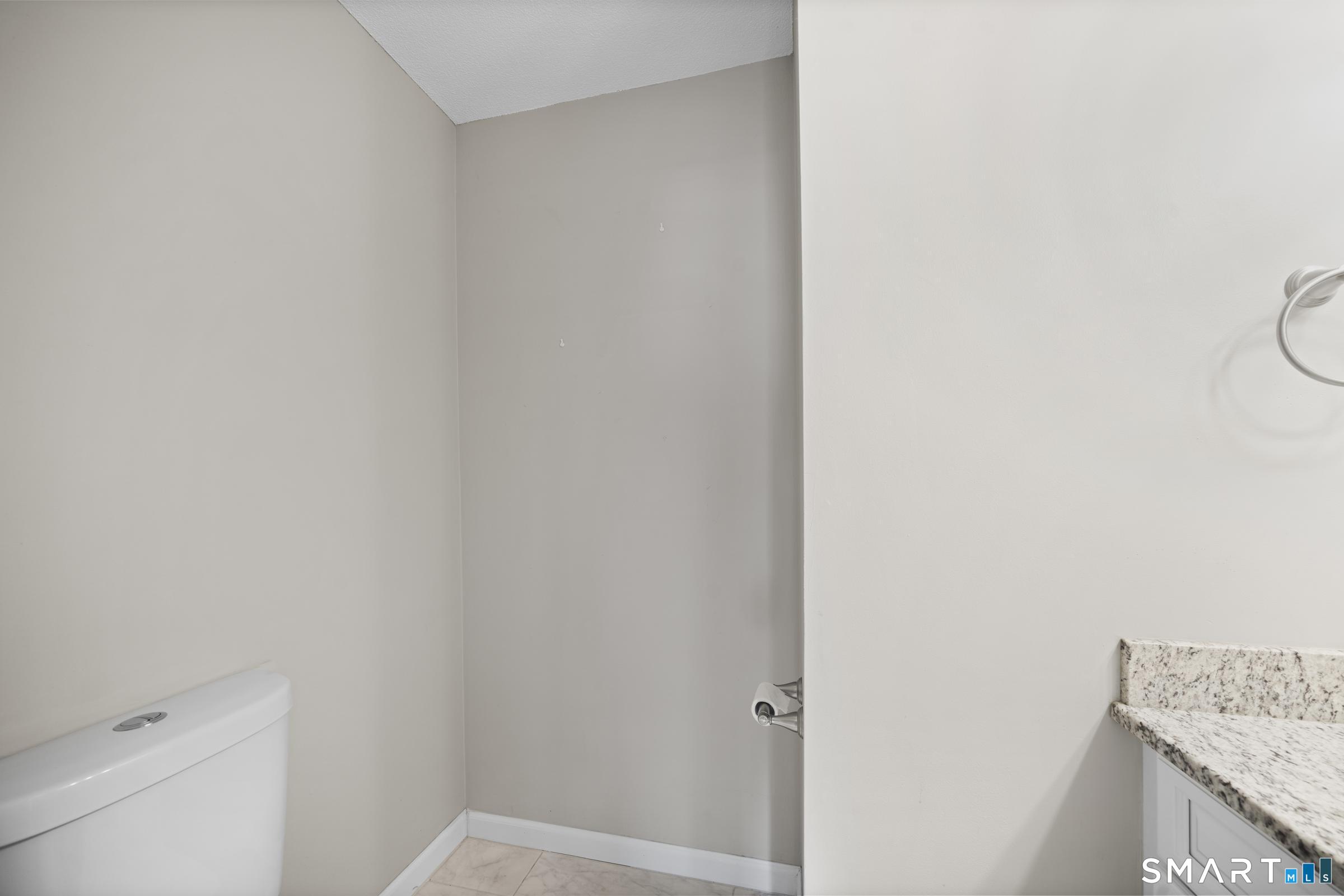 102 Oak Ridge Drive, Unit 102 Windsor Locks, CT 06096 - Photo 13 of 32 Half bath on Main level