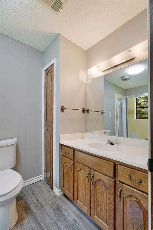 64 Farm Road 2121 Paris, TX 75462 - Photo 13 of 34 Full bathroom